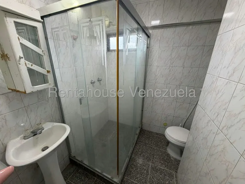 Apartamento (1 Nivel) en Venta en Caricuao, Distrito Metropolitano - 12