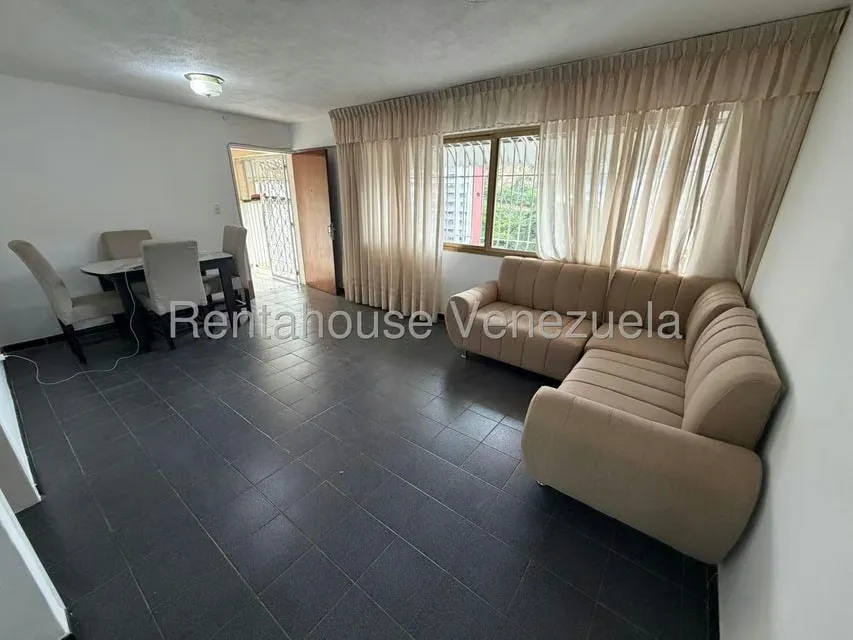 Apartamento (1 Nivel) en Venta en Caricuao, Distrito Metropolitano - 3