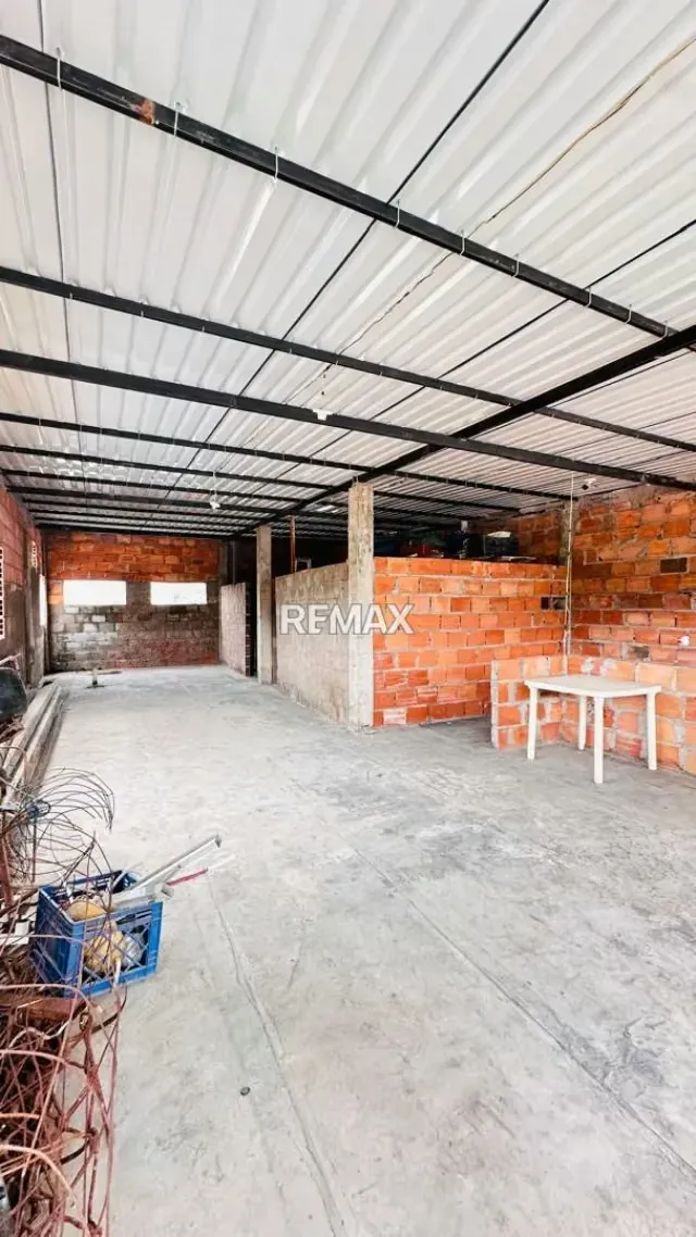 SE VENDE Edificio Comercial y Residencial Ubicación: Tariba Municipio Cardenas - 14