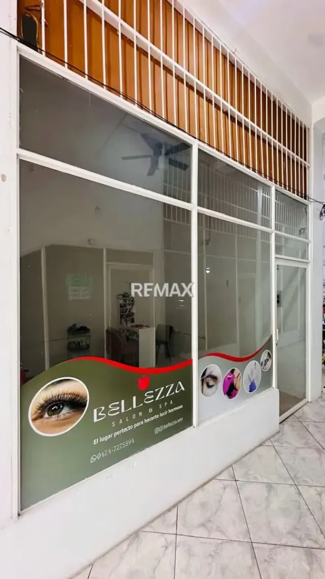 SE VENDE Edificio Comercial y Residencial Ubicación: Tariba Municipio Cardenas - 4