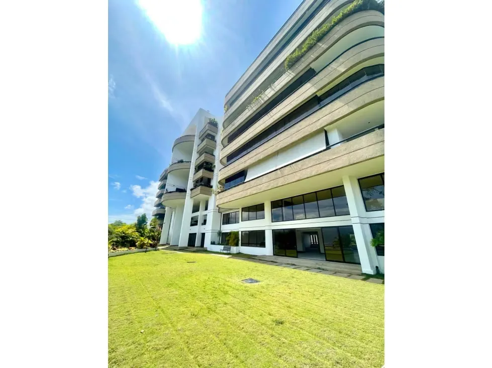 Vendo apartamento duplex 400m2 4h/5b/4p Lomas de San Román 6915