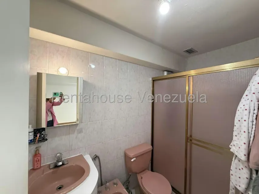 Apartamento (Duplex) en Venta en El Cigarral, Distrito Metropolitano - 12