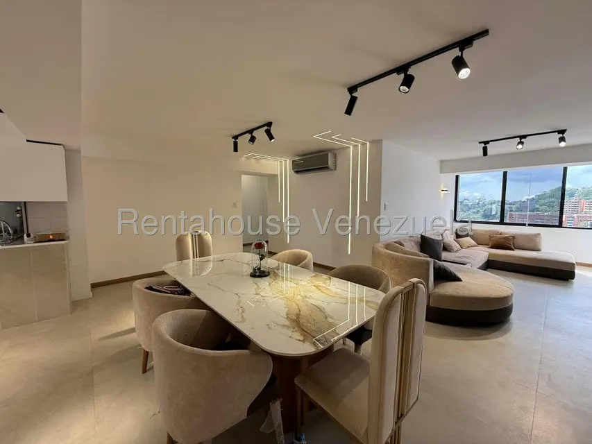Apartamento (Duplex) en Venta en El Cigarral, Distrito Metropolitano - 3