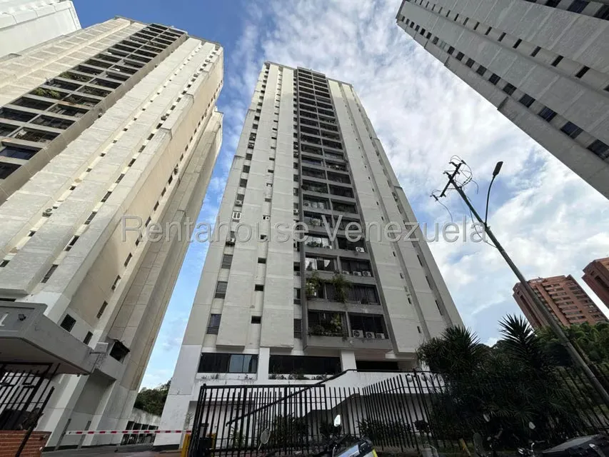 Apartamento (Duplex) en Venta en El Cigarral, Distrito Metropolitano - 29
