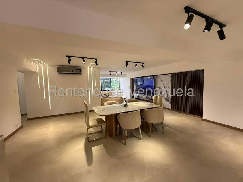 Apartamento (Duplex) en Venta en El Cigarral, Distrito Metropolitano - 5