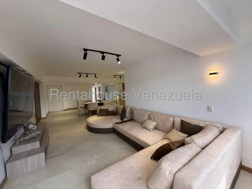 Apartamento (Duplex) en Venta en El Cigarral, Distrito Metropolitano - 6