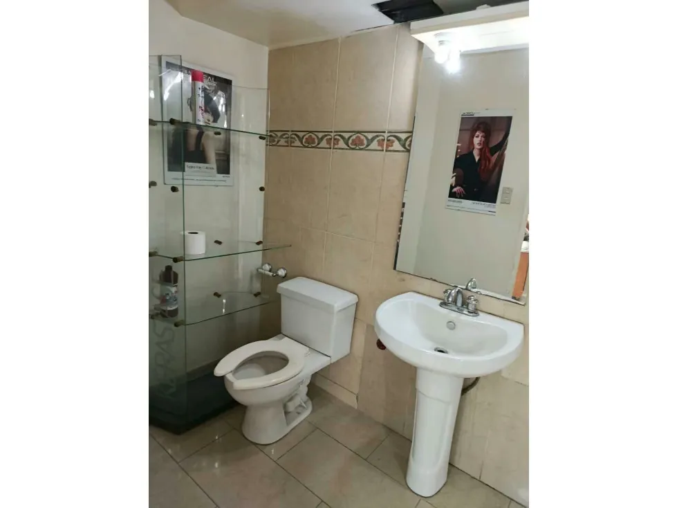 Vendo local comercial 42m2 Lomas de la Lagunita 9099 - 18