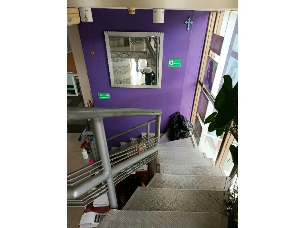 Vendo local comercial 42m2 Lomas de la Lagunita 9099 - 23