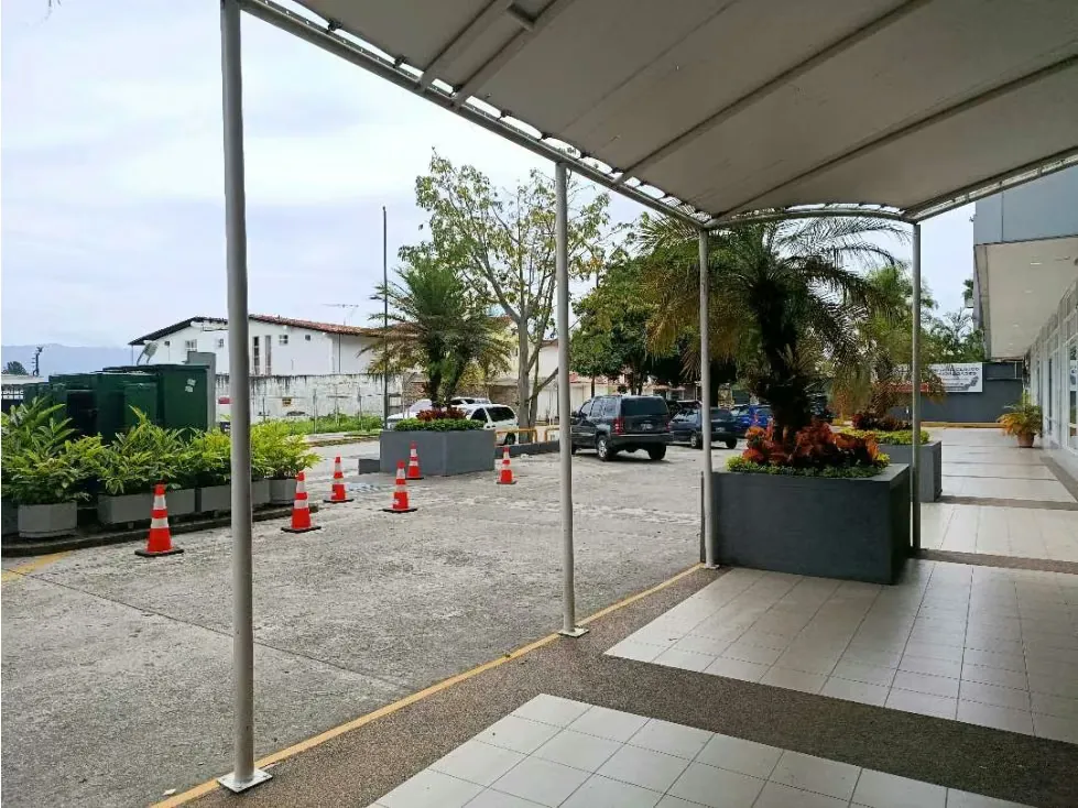 Vendo local comercial 42m2 Lomas de la Lagunita 9099 - 5