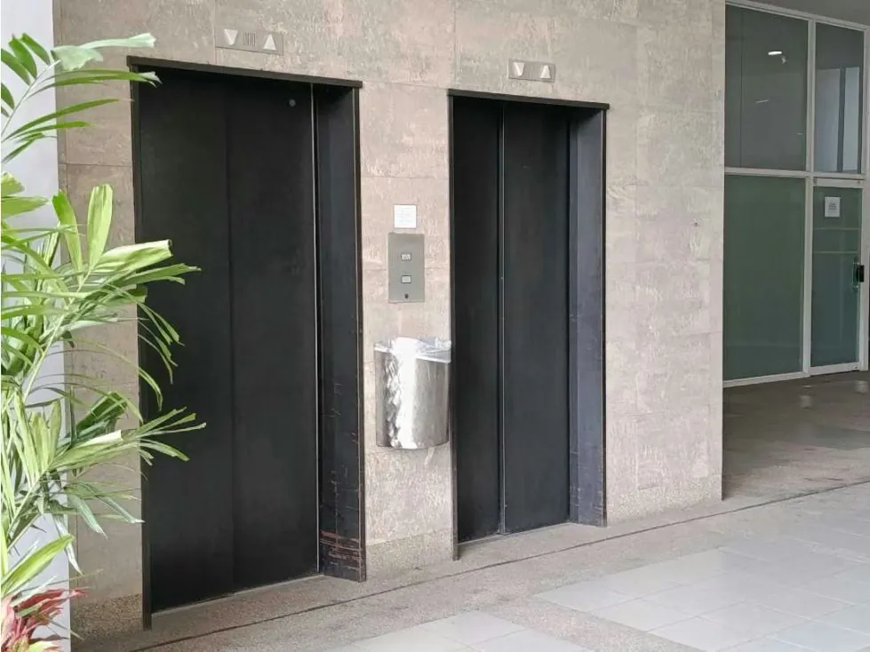 Vendo local comercial 42m2 Lomas de la Lagunita 9099 - 6