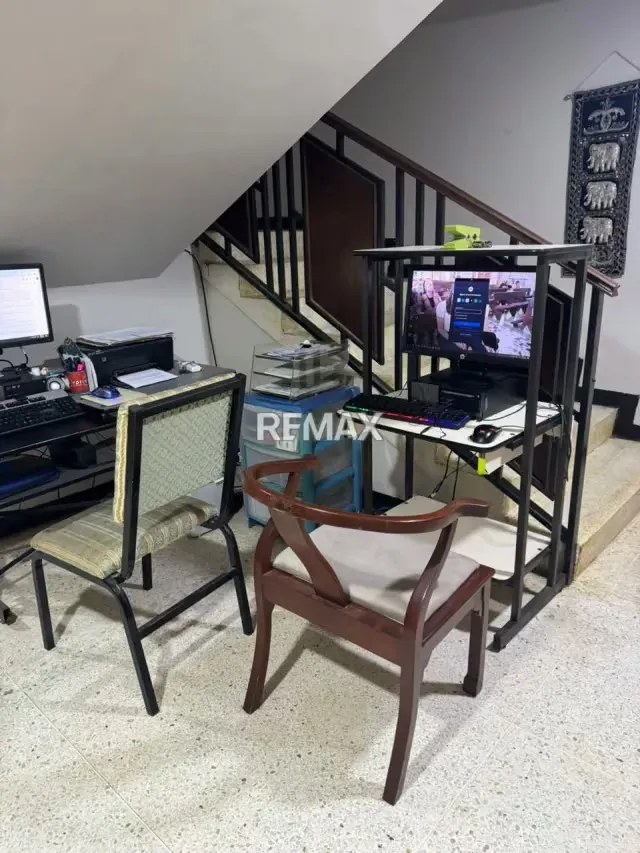 VENDE CASA EN LA URB. LA ESTRELLA - 7