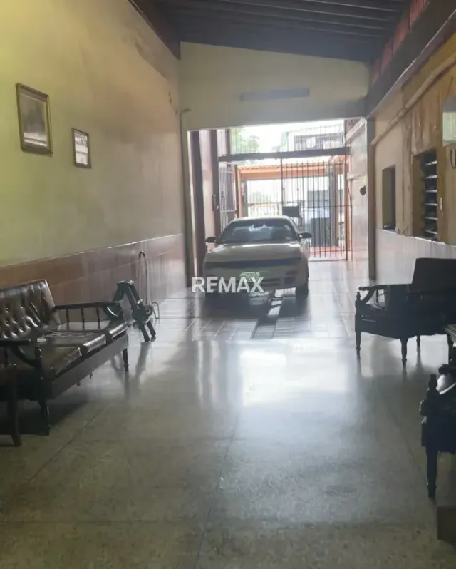 Excelente oportunidad de venta de casa en zona de alto trafico - 11