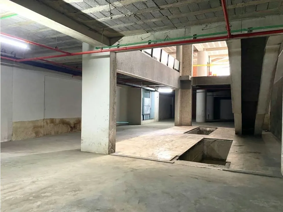 Se vende edificio comercial 3718m2 El Recreo 4890 - 23