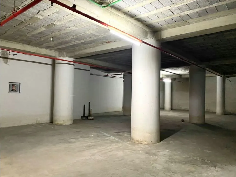 Se vende edificio comercial 3718m2 El Recreo 4890 - 24