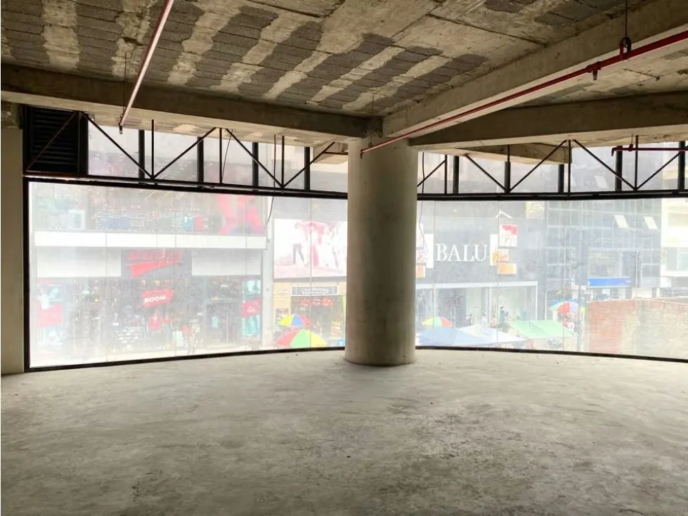 Se vende edificio comercial 3718m2 El Recreo 4890 - 6