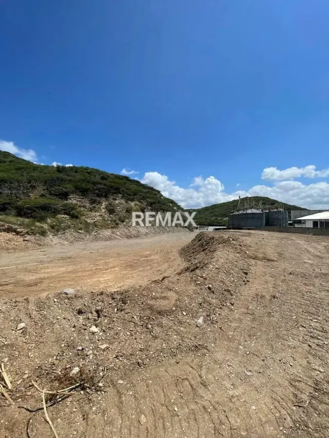 TERRENO EN VENTA ZONA INDUSTRIAL III - 2