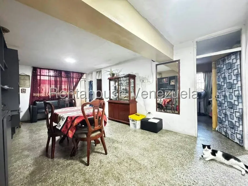 Apartamento (1 Nivel) en Venta en Caricuao, Distrito Metropolitano - 4