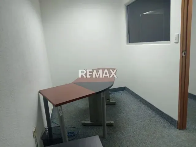 Amplia Oficina en Sabana Grande Excelente ubicación para alquilar. - 6