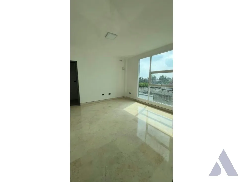 Vendo casa 650m2 San Antonio Parque El Retiro 0172 - 5