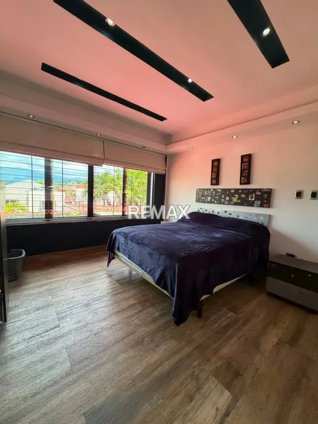 VENTA EXCLUSIVA, HERMOSA Y MODERNA CASA AMOBLADA EN LOMAS DEL COUNTRY - 14