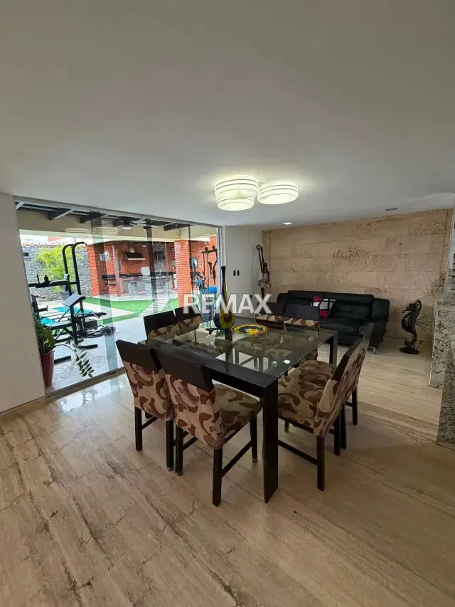 VENTA EXCLUSIVA, HERMOSA Y MODERNA CASA AMOBLADA EN LOMAS DEL COUNTRY - 7