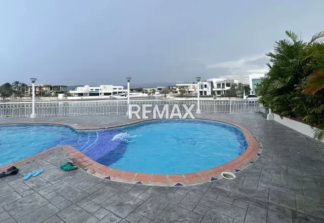 Se vende town house en la Urbanizacion Villas Maritinique Lecheria - 2