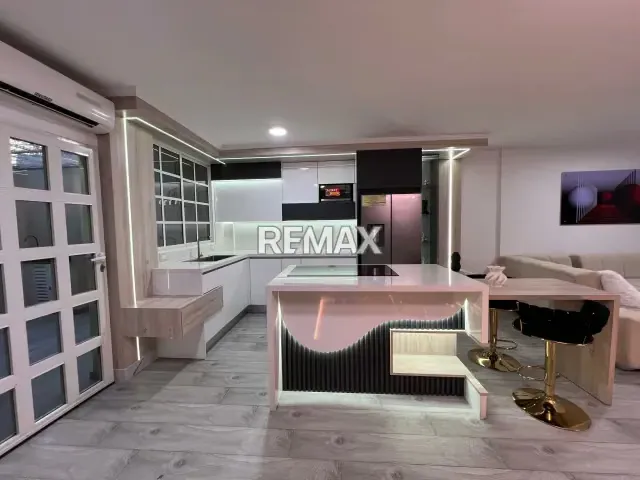 Se vende town house en la Urbanizacion Villas Maritinique Lecheria - 5