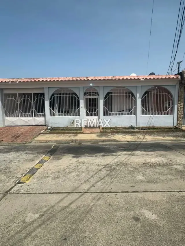 SE VENDE CASA EN CAGUA URB CORINSA
