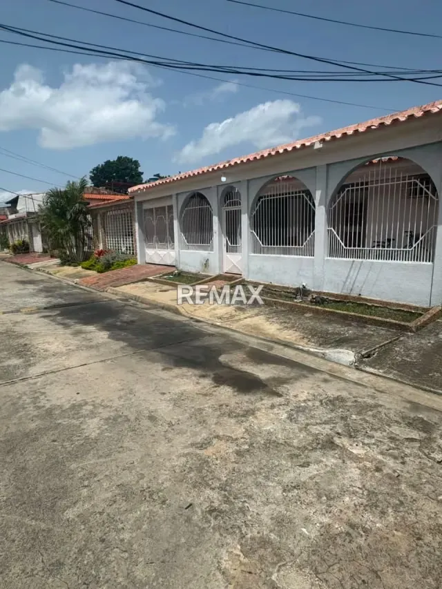 SE VENDE CASA EN CAGUA URB CORINSA - 2