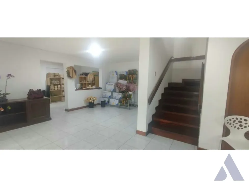Vendo casa en calle cerrada 259m2 Alto Prado 7699 - 2