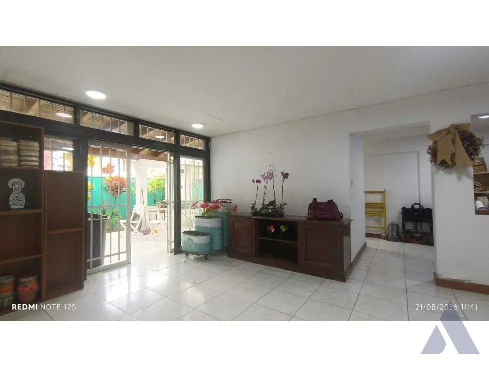 Vendo casa en calle cerrada 259m2 Alto Prado 7699 - 10
