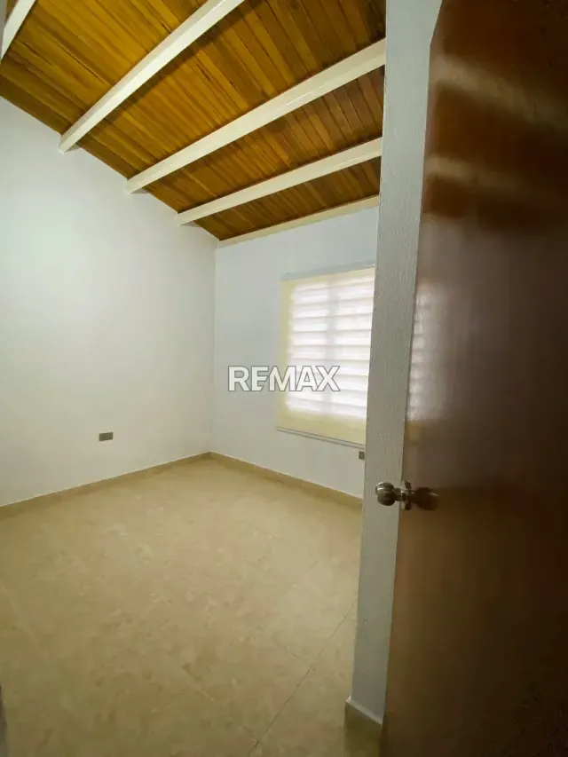 Excelente Oportunidad en Venta, Bella Casa Urb. Vista Verde - 5