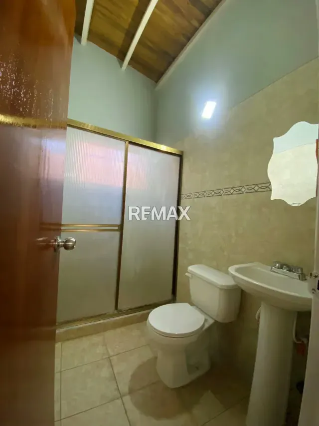 Excelente Oportunidad en Venta, Bella Casa Urb. Vista Verde - 6