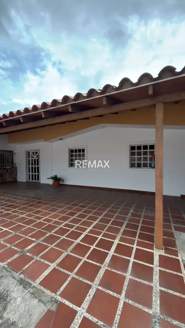 SE VENDE CASA EN URB CORINSA CAGUA
