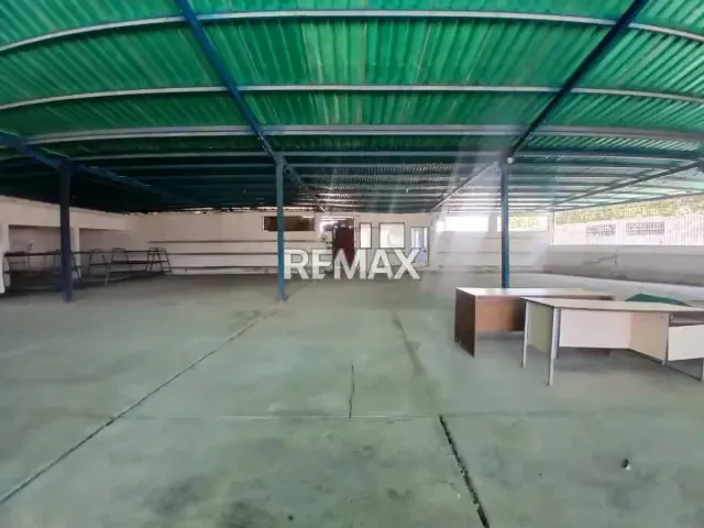 Se Alquila Galpón Comercial en Coro Edo. Falcón - 2