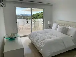 View 25