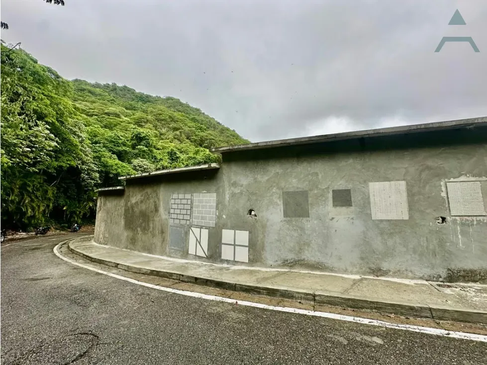 Se vende Casa 1013M² 4h+2s/4b+v/6p Prados del Este - 2