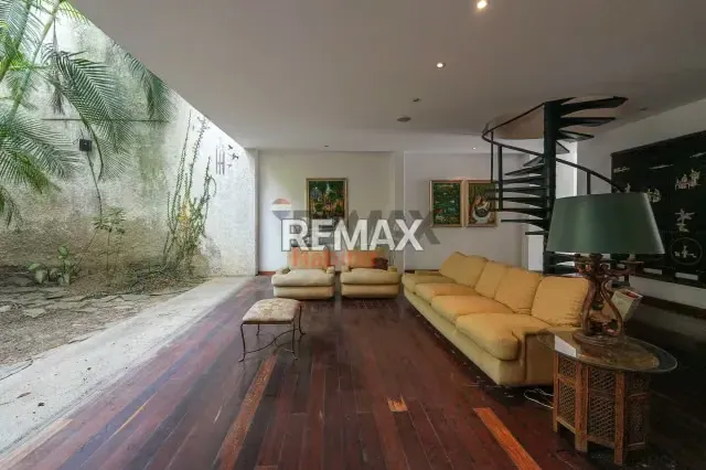 CASA DE DISEÑO ÚNICO EN SANTA INÉS 470mt 3H + ESTUDIO 5,5B 6E - 3