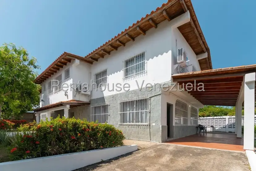 Casa (Duplex) en Venta en Ciudad Balneario Higuerote, Miranda