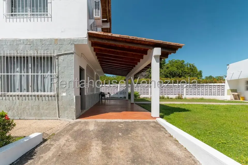 Casa (Duplex) en Venta en Ciudad Balneario Higuerote, Miranda - 4