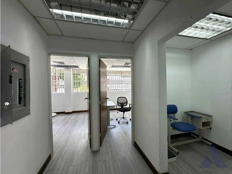 Vendo local/centro medico 112m2 El Marques 1728 - 13