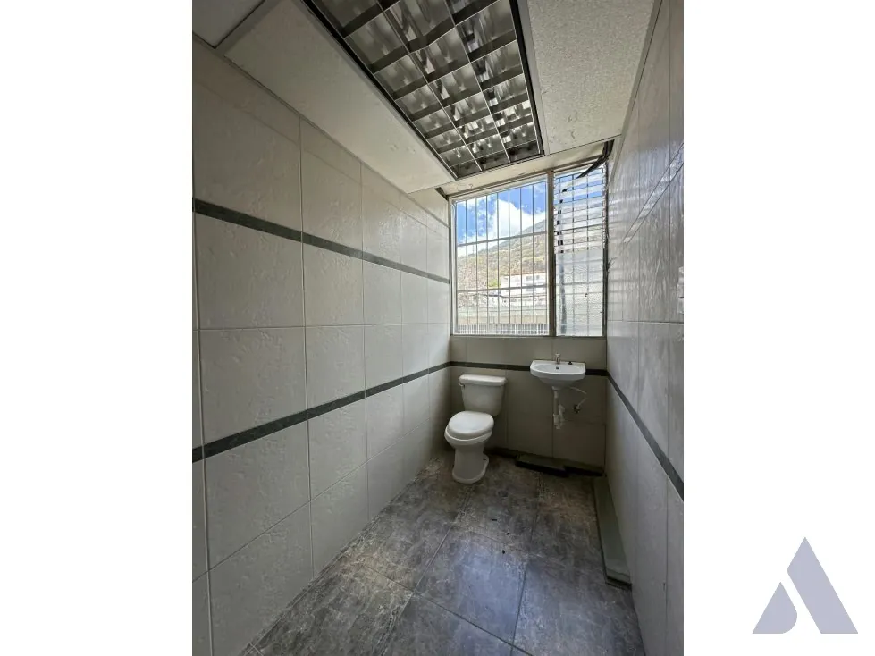 Vendo local/centro medico 112m2 El Marques 1728 - 4