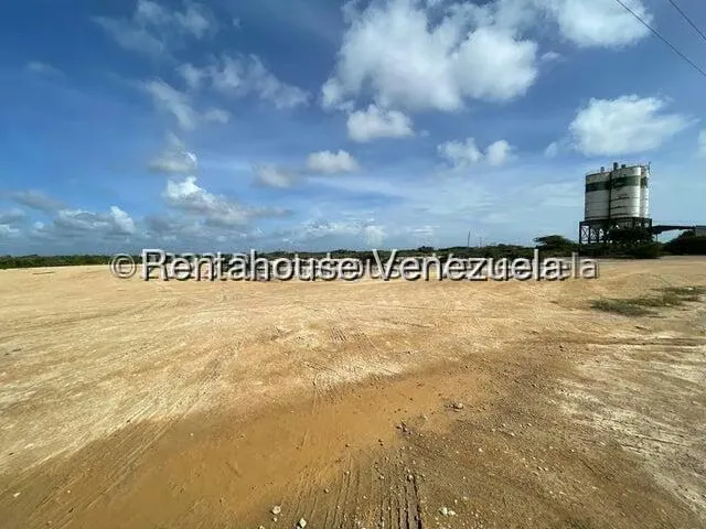 Terreno (Comercial) en Venta en Punto Fijo, Falcon - 2