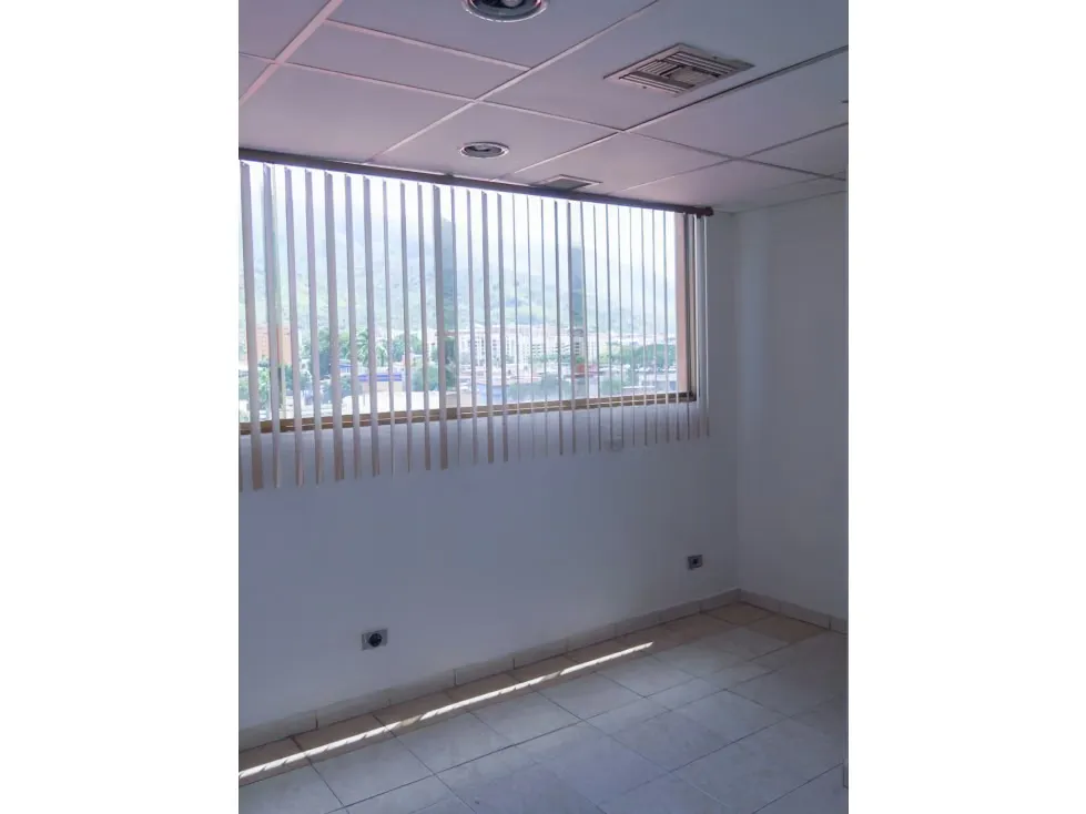 OFICINA EN ALQUILER EN TORRE SAMAN LOS DOS CAMINOS - 13