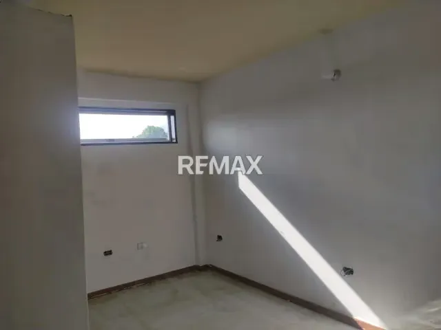 SE ALQUILA EDIFICIO CORPORATIVO A ESTRENAR EN CABUDARE| 340 m² - 4