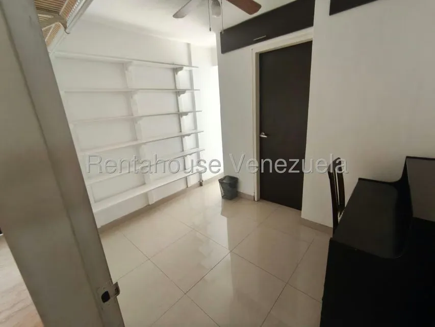 Apartamento (1 Nivel) en Alquiler en Macaracuay, Distrito Metropolitano - 13