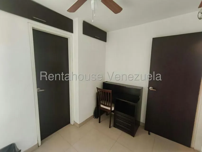 Apartamento (1 Nivel) en Alquiler en Macaracuay, Distrito Metropolitano - 14
