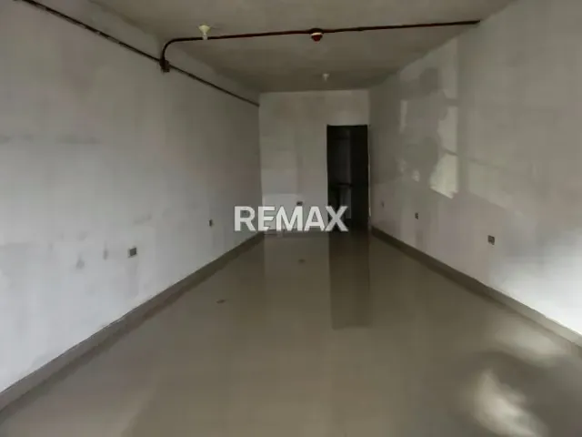CENTRO COMERCIAL SECTOR POMONA AV PRINCIPAL - 17
