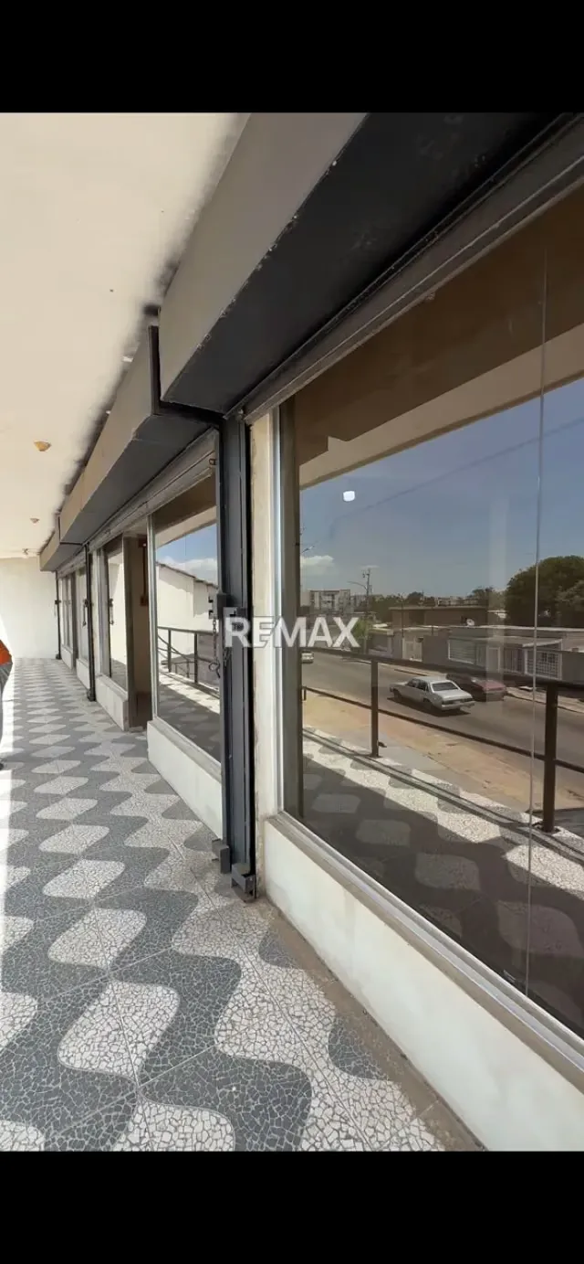 CENTRO COMERCIAL SECTOR POMONA AV PRINCIPAL - 4