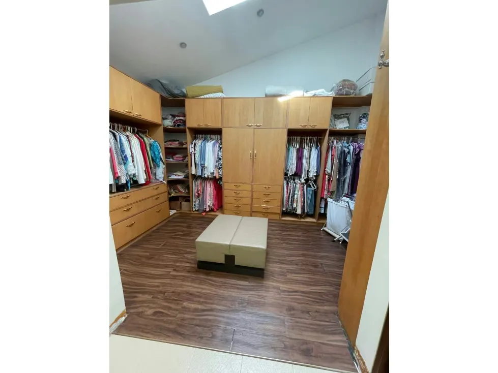 Casa exclusiva en venta La Lagunita,Country Club 784mts/5H/7B/10PE - 11